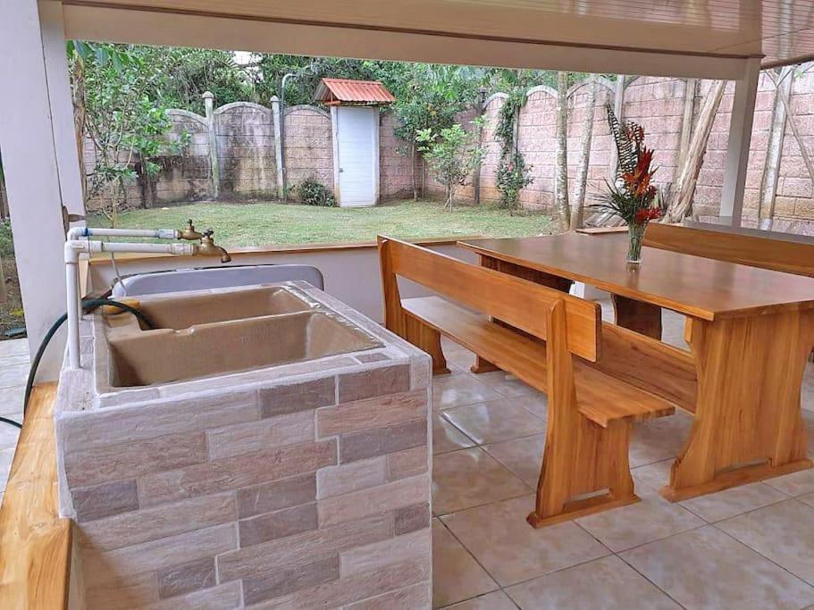 Tropical Bee Garden Holiday Houses Savegre Εξωτερικό φωτογραφία